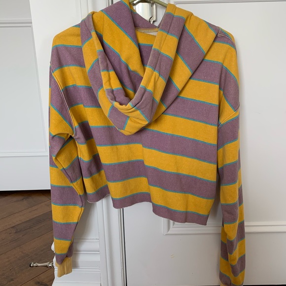 Urban Outfitters crop sweater - Picture 2 of 3